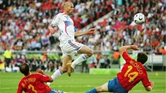 ‘Chúng tôi sẽ cho Zidane nghỉ hưu’: 20 năm sau, người Pháp vẫn giữ nguyên lời cảnh báo